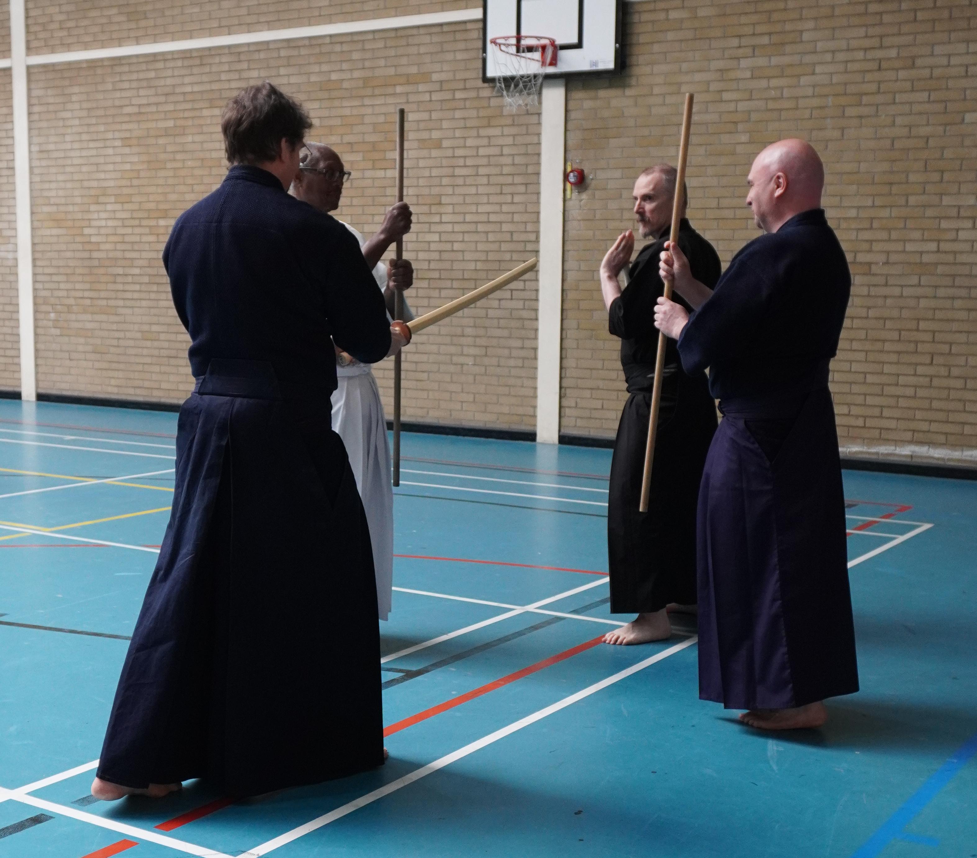 Hikiotoshi 4-person practice